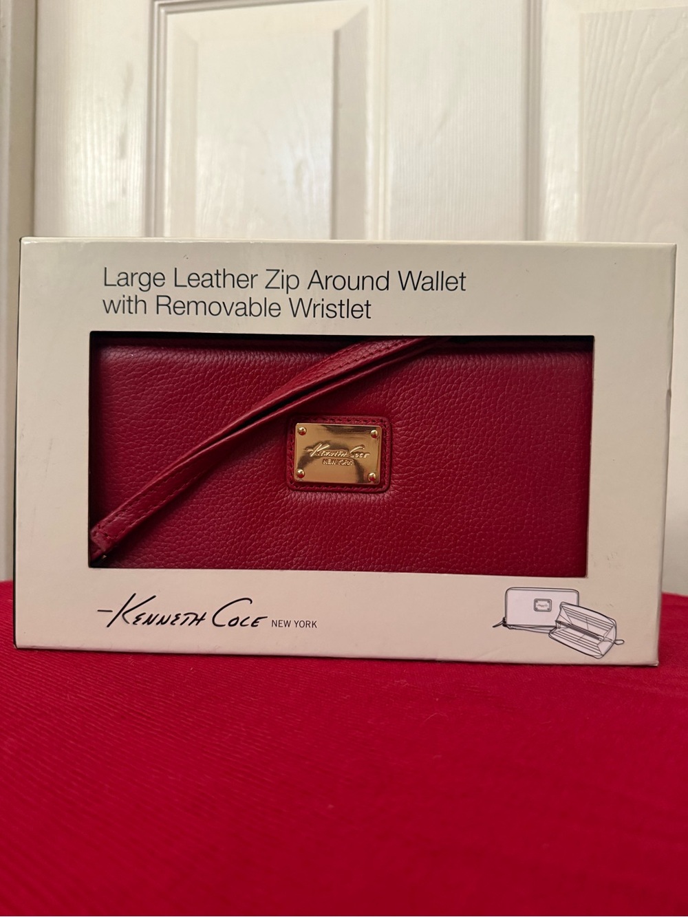 Kenneth Cole red leather zippered wallet with removable wristlet